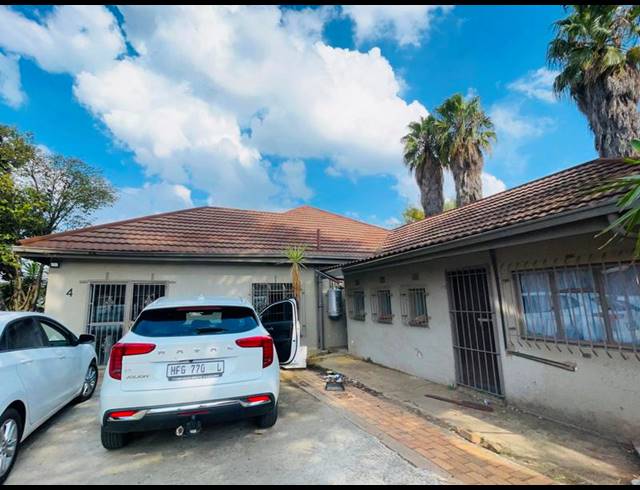7 BEDROOM HOUSE FOR SALE IN PRIMROSE